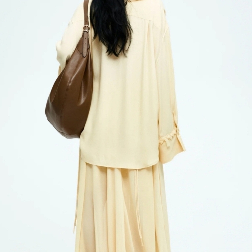 H&M Pale Yellow Ruffled V-Neck Blouse - Picture 4 of 8